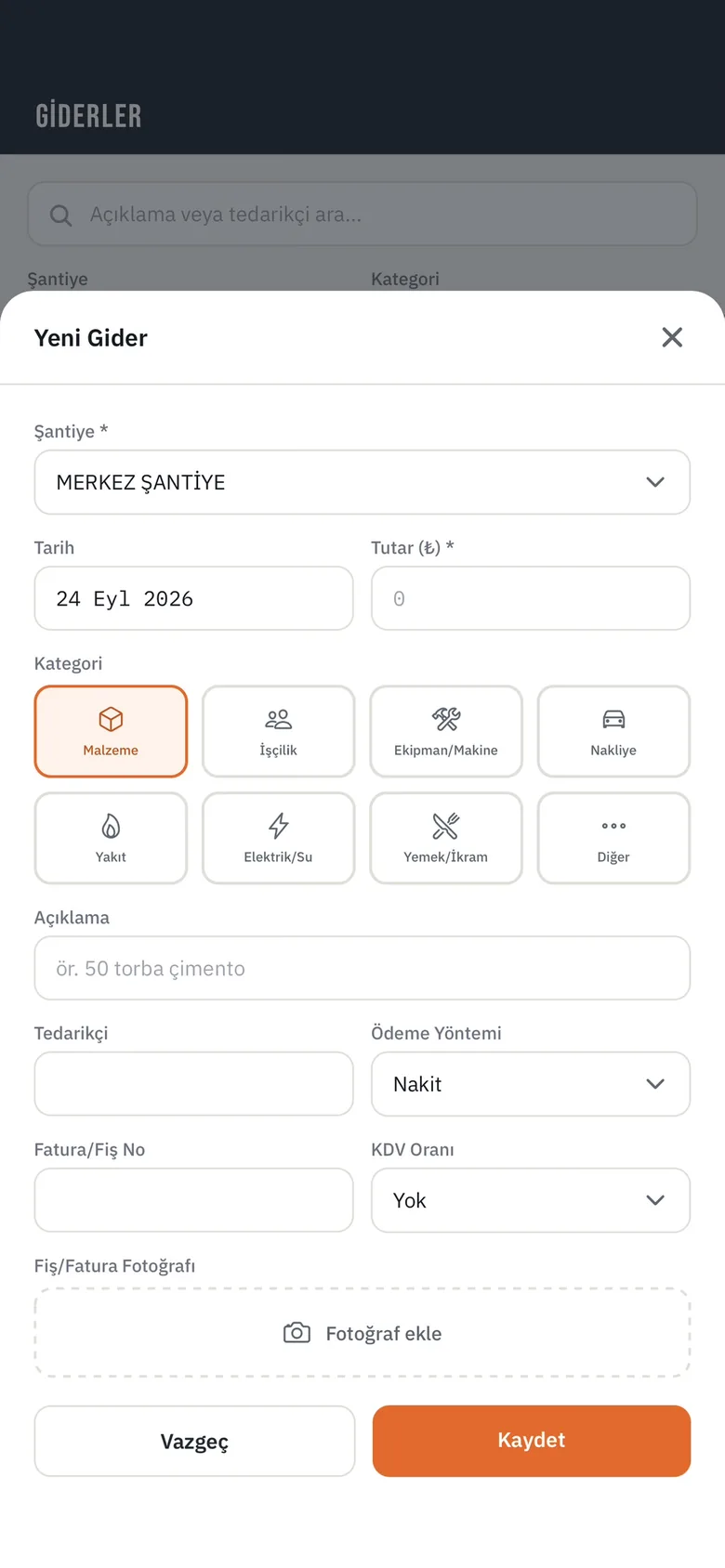 ŞantiyeM yeni gider ekranı: şantiye, tutar, kategori, tedarikçi ve fiş fotoğrafı